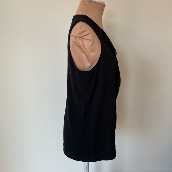 Vince Black Silk Ruffled Crew Neck Sleeveless Blouse V094010267 EUC Size 4 - Picture 4 of 8